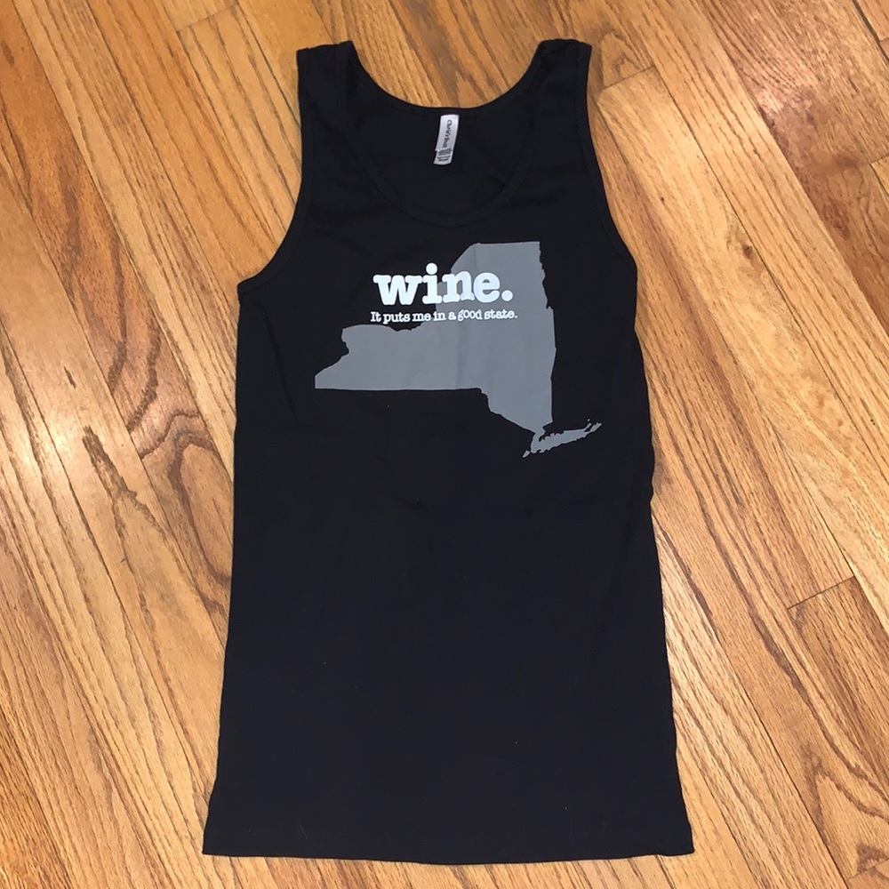 Wine Puts me in a good state tank top size small